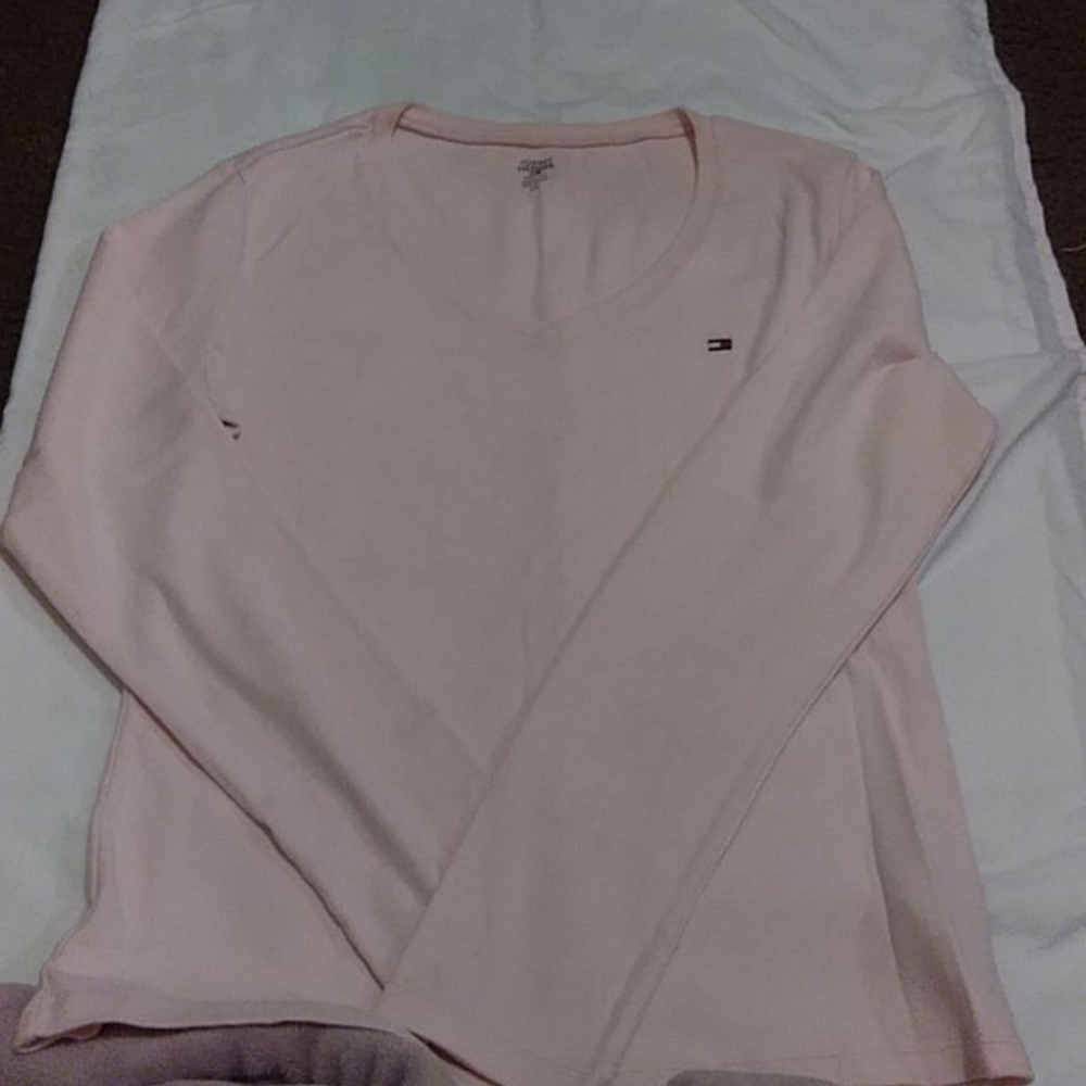 Long sleeve v-neck TH shirt,